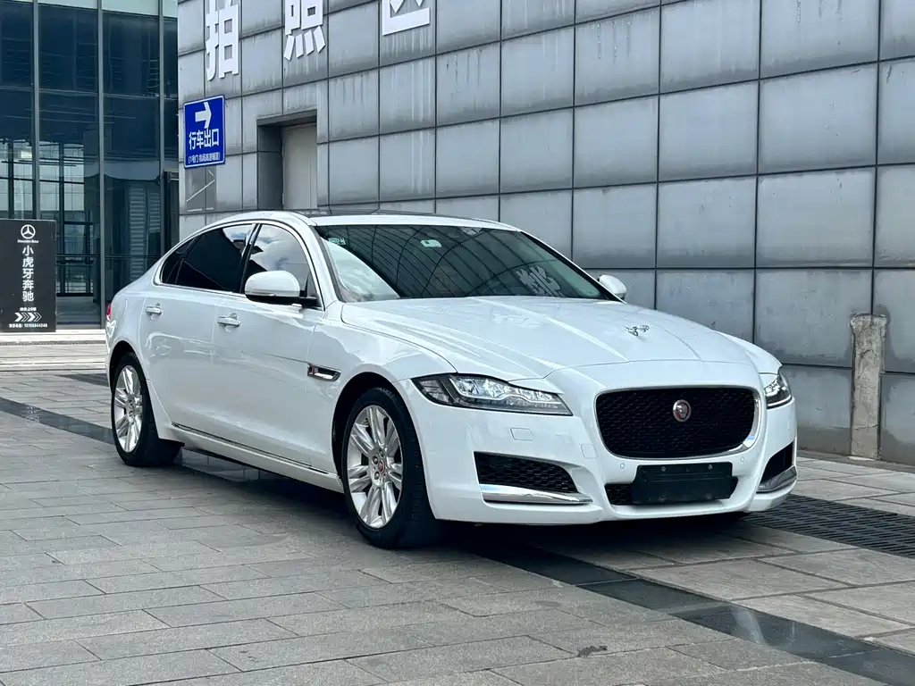 Jaguar XFL — фото 3