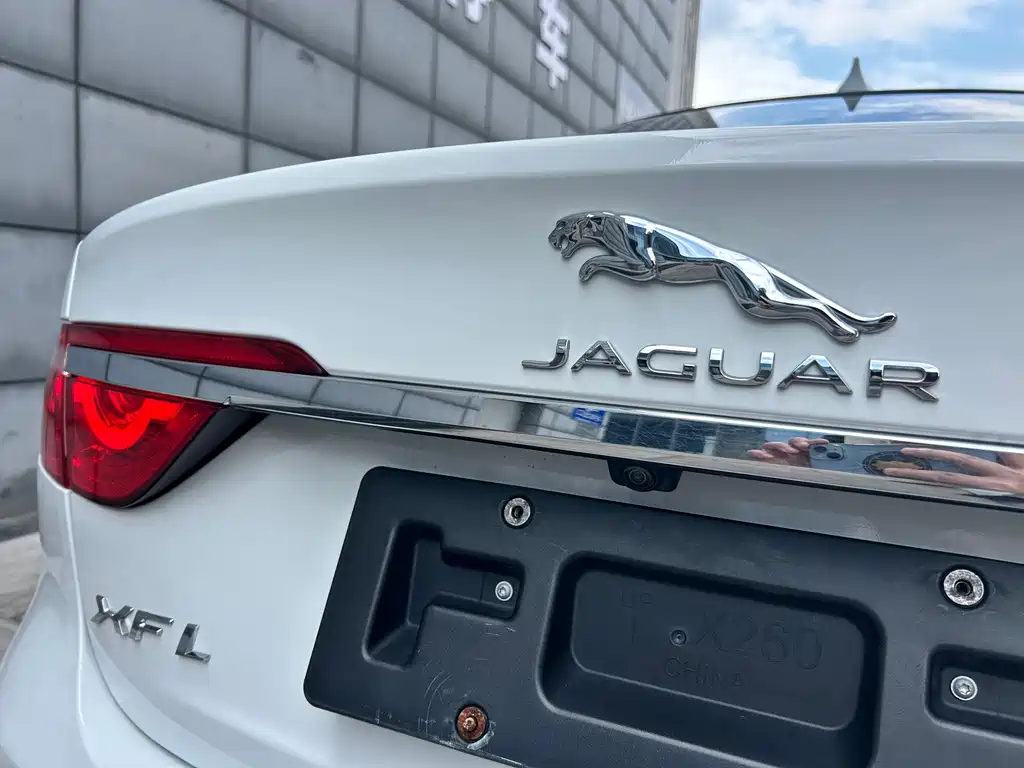 Jaguar XFL — фото 9