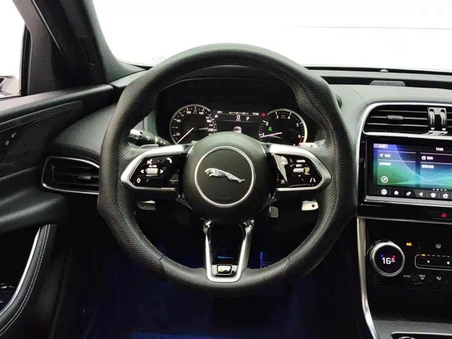 Jaguar XEL — фото 15