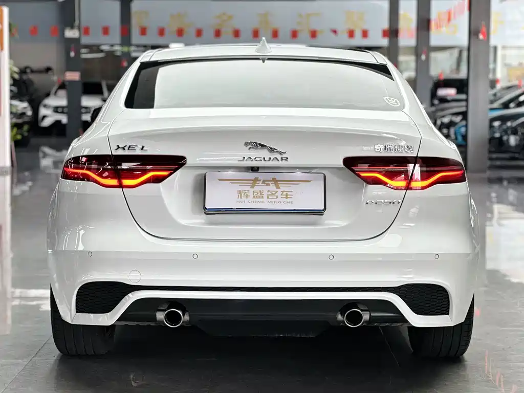 Jaguar XEL — фото 10