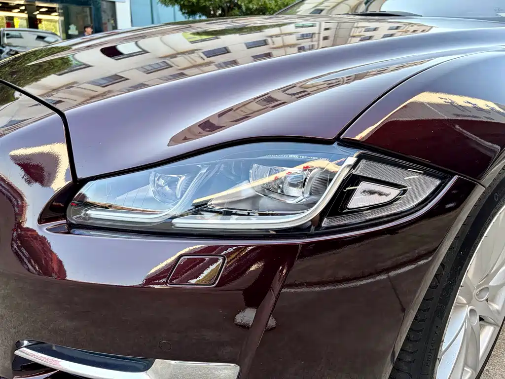 Jaguar XJ — фото 15