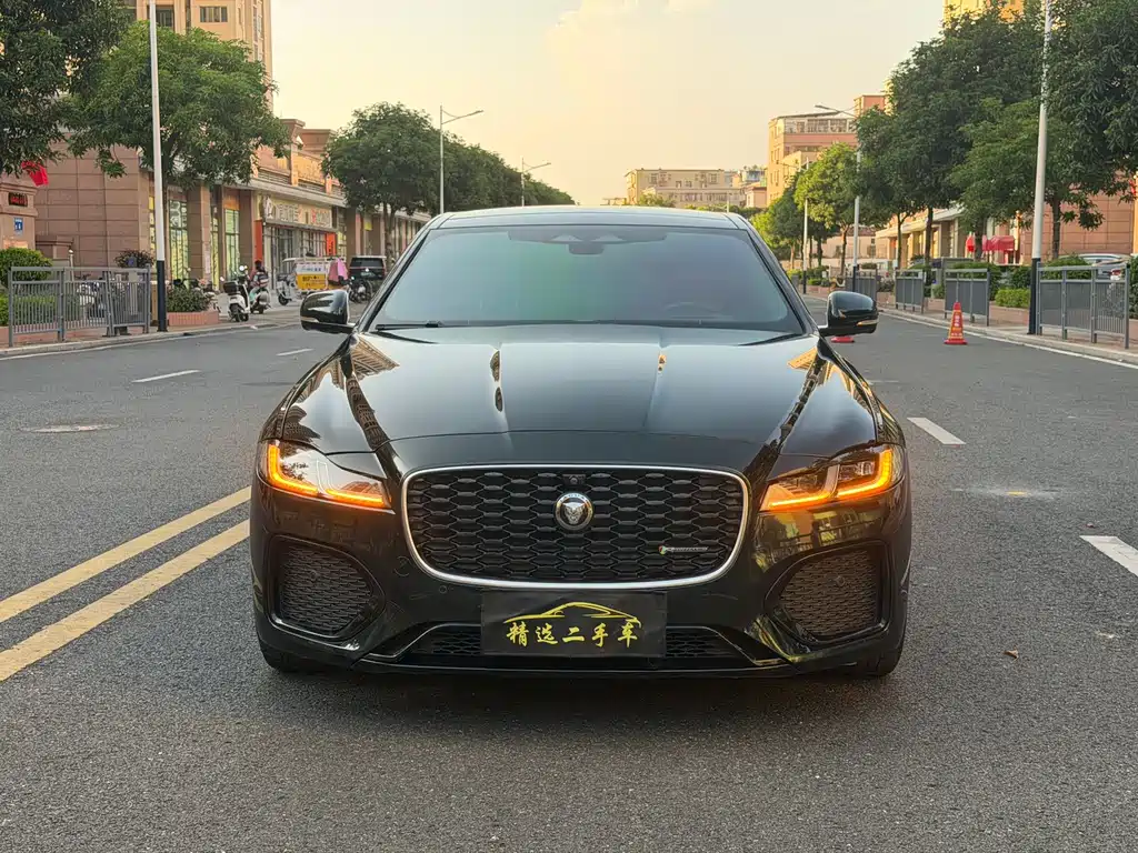 Jaguar XFL