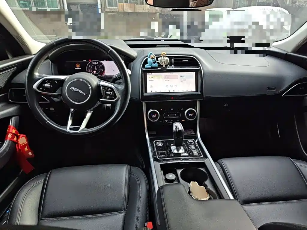 Jaguar XEL — фото 10