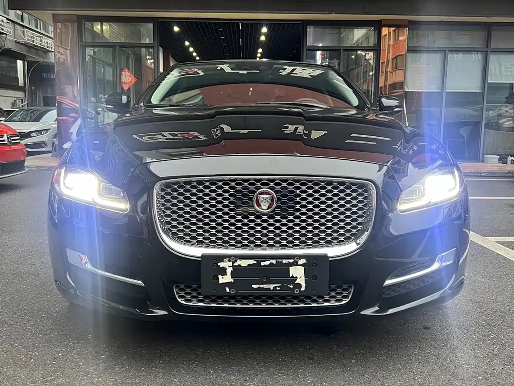 Jaguar XJ — фото 2