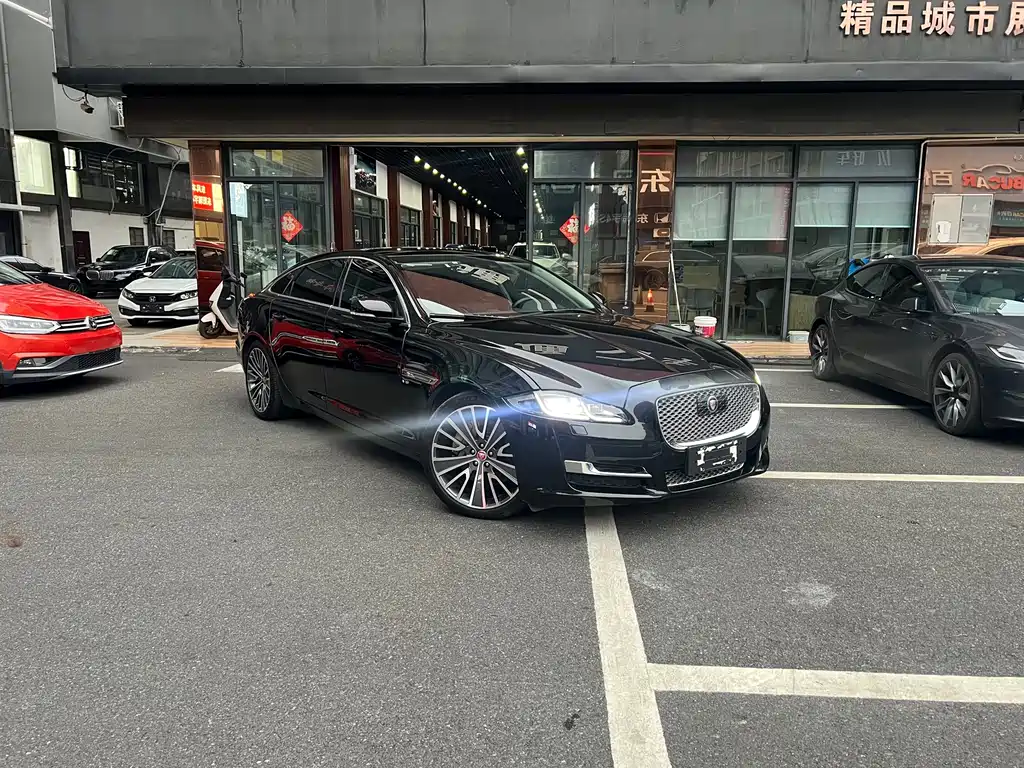 Jaguar XJ — фото 3