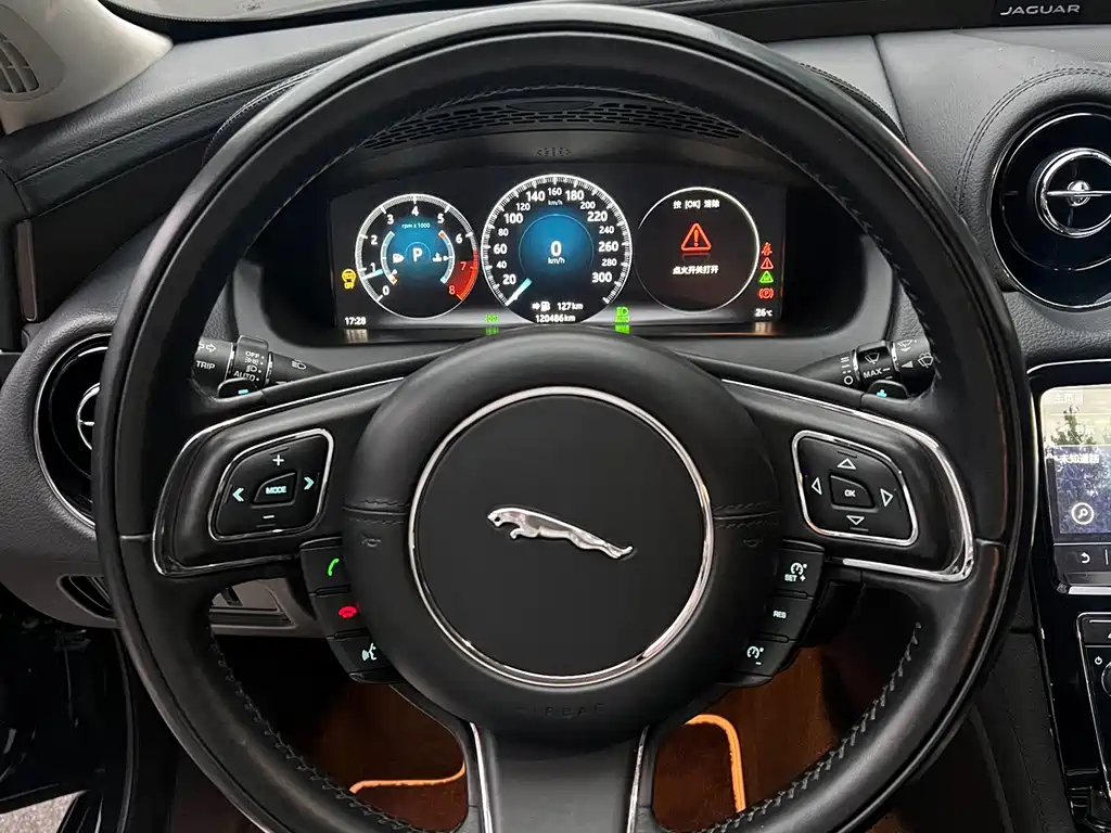 Jaguar XJ — фото 7