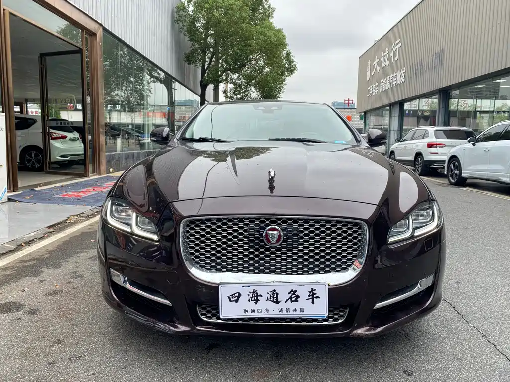 Jaguar XJ — фото 2