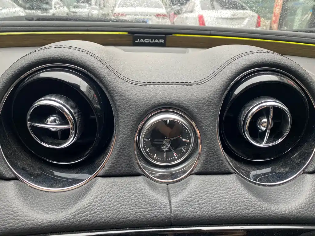 Jaguar XJ — фото 16