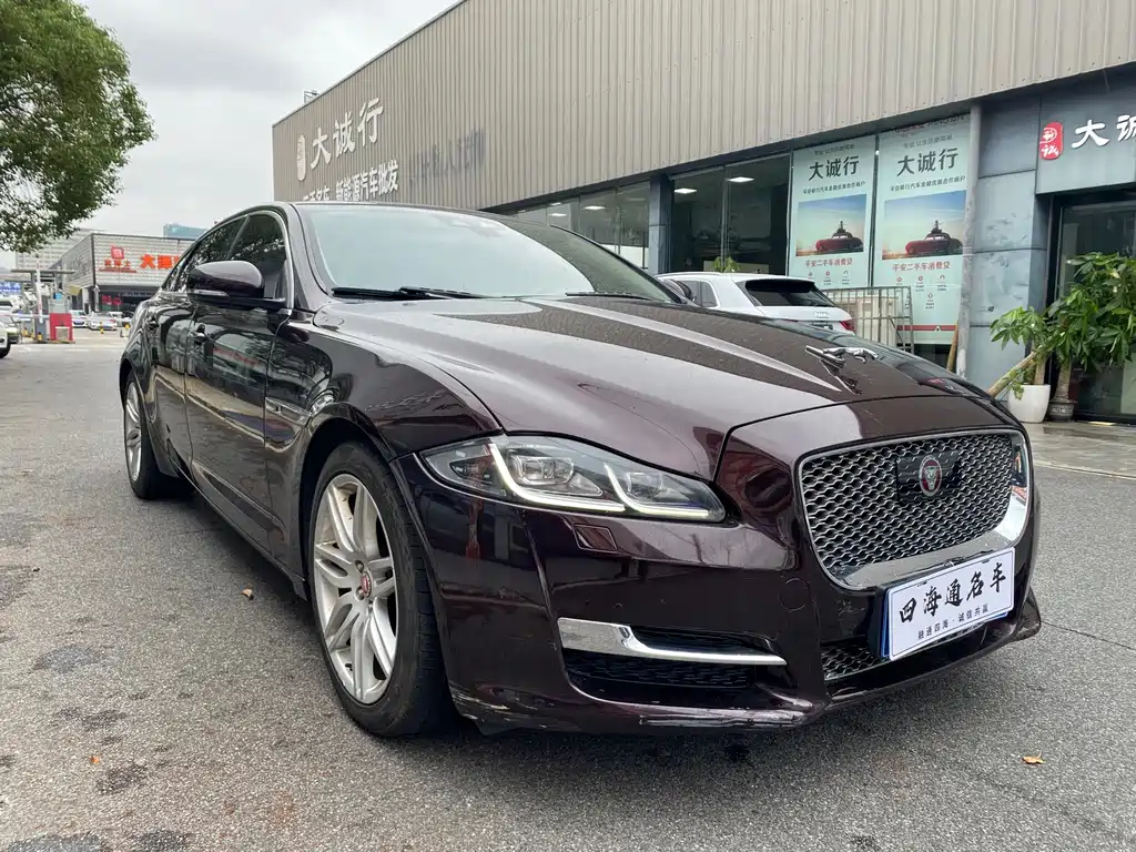 Jaguar XJ — фото 3