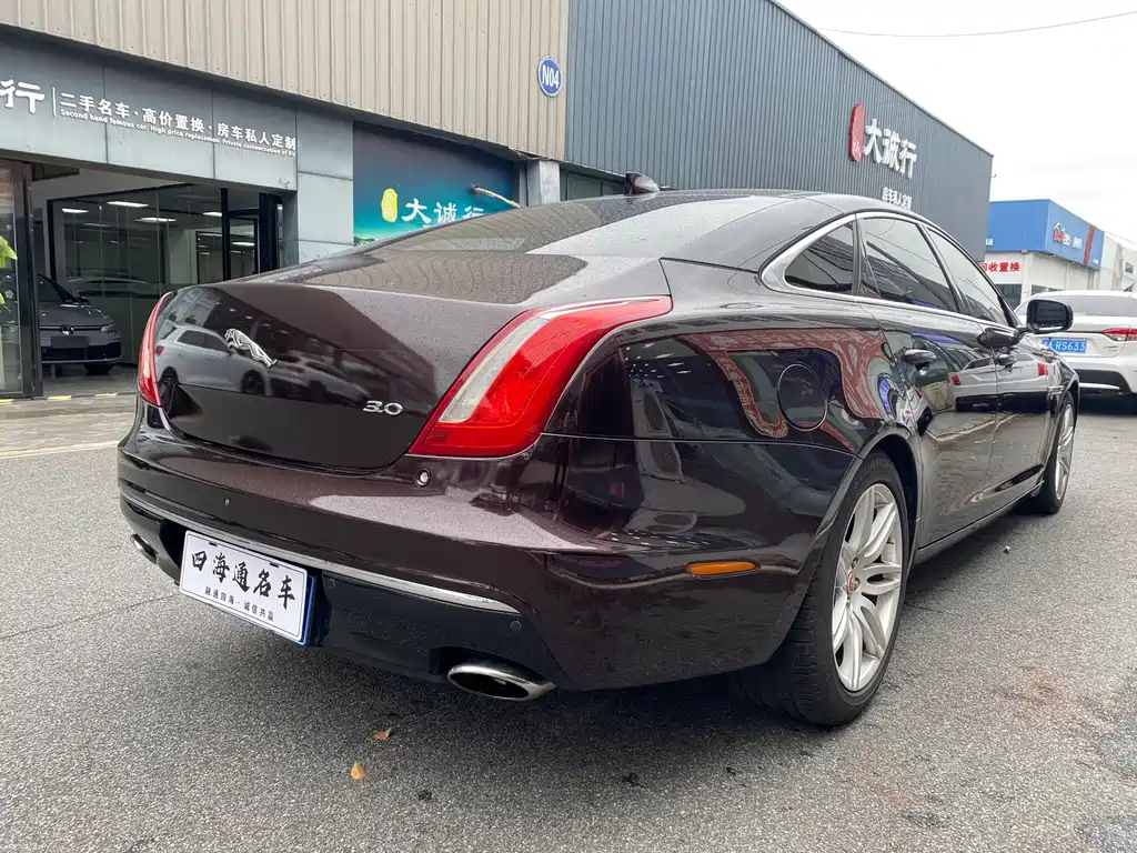 Jaguar XJ — фото 6