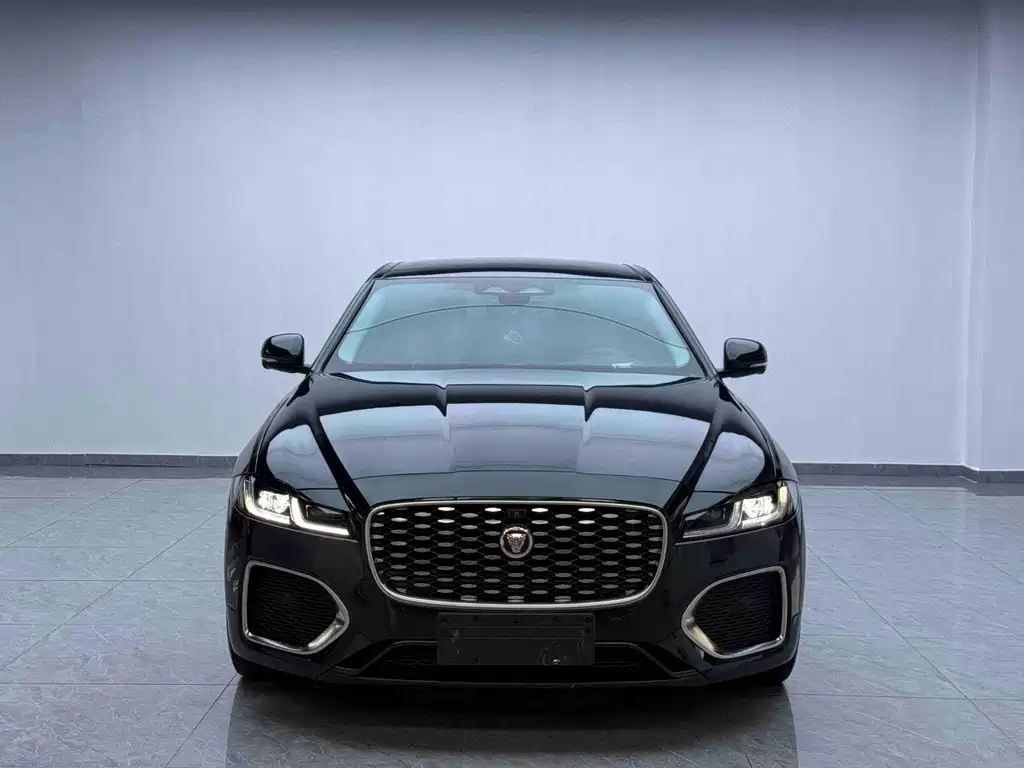 Jaguar XFL — фото 2