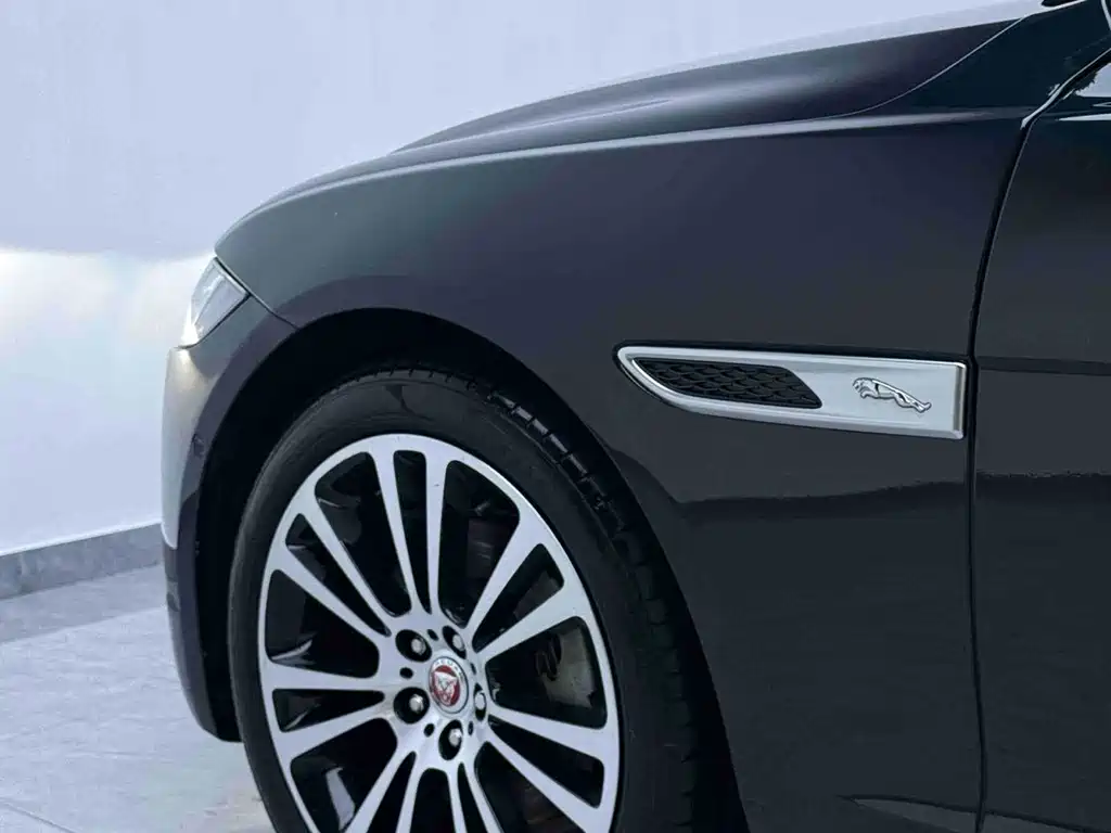 Jaguar XFL — фото 15