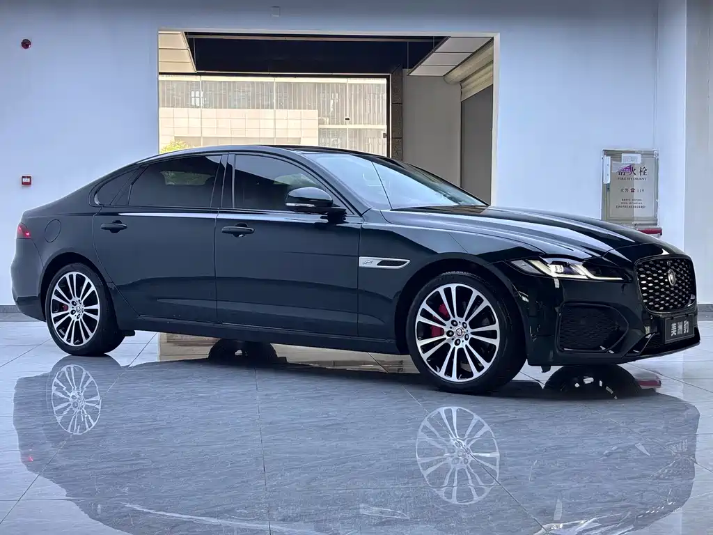 Jaguar XFL — фото 3