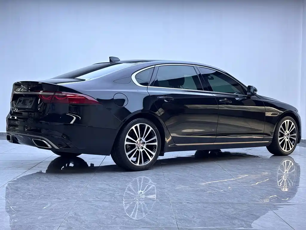 Jaguar XFL — фото 14