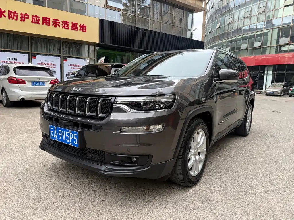Jeep Commander