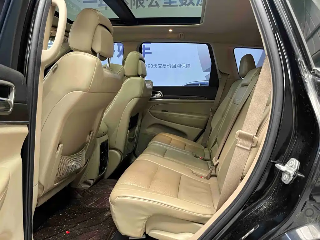 Jeep Grand Cherokee (Import) — фото 13