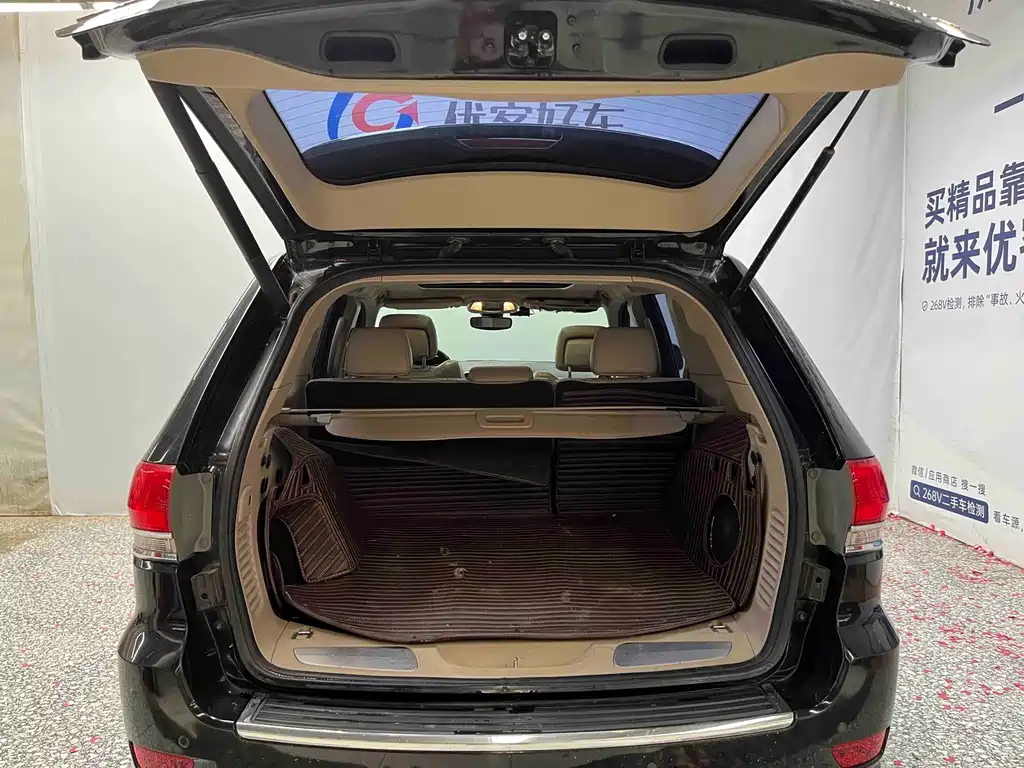 Jeep Grand Cherokee (Import) — фото 14