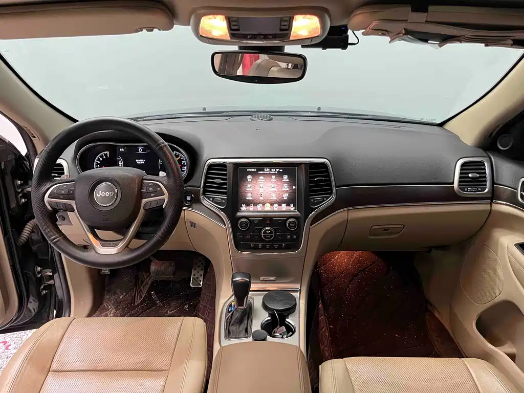 Jeep Grand Cherokee (Import) — фото 10