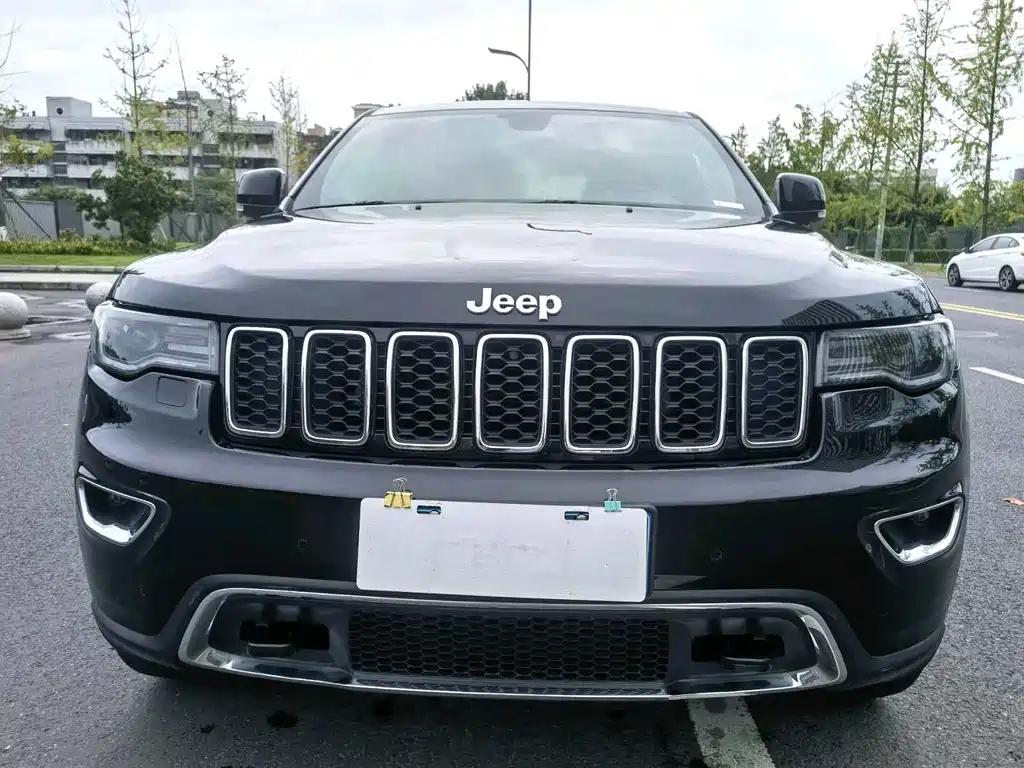 Jeep Grand Cherokee (Import) — фото 2