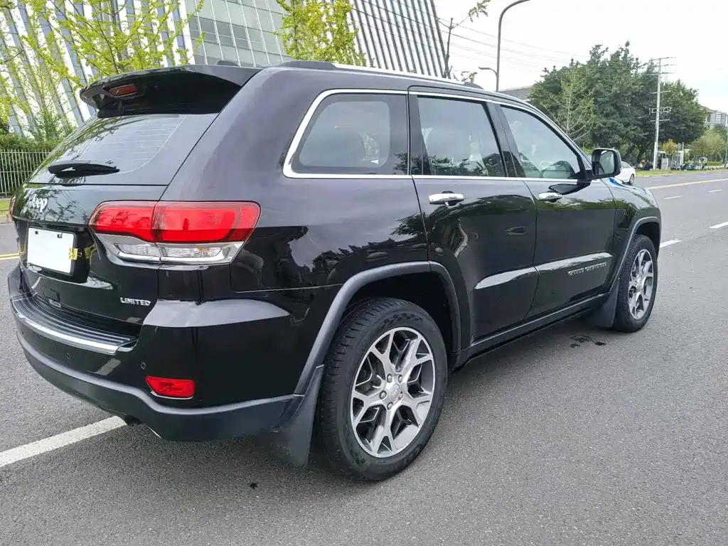 Jeep Grand Cherokee (Import) — фото 4