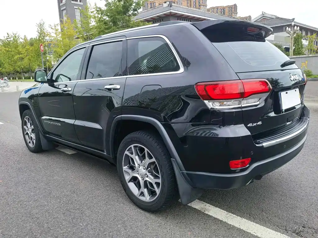 Jeep Grand Cherokee (Import) — фото 7