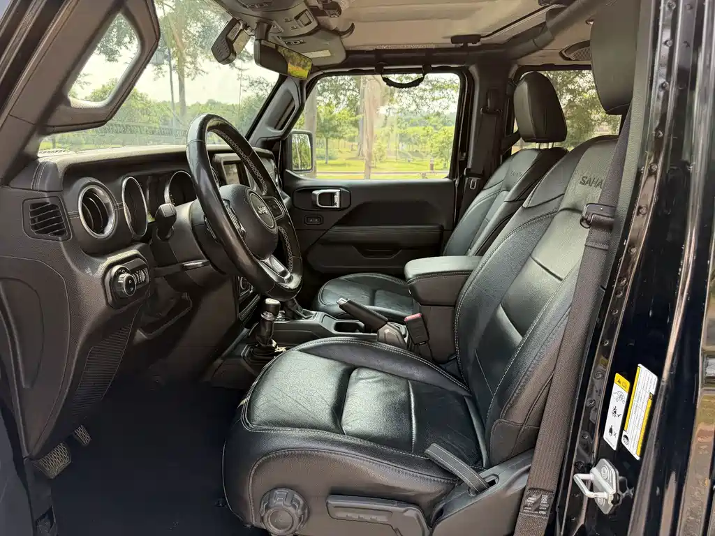 Jeep Wrangler — фото 4