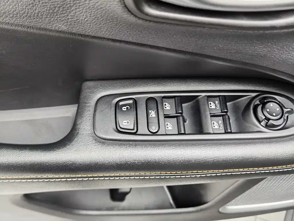 Jeep Compass — фото 9