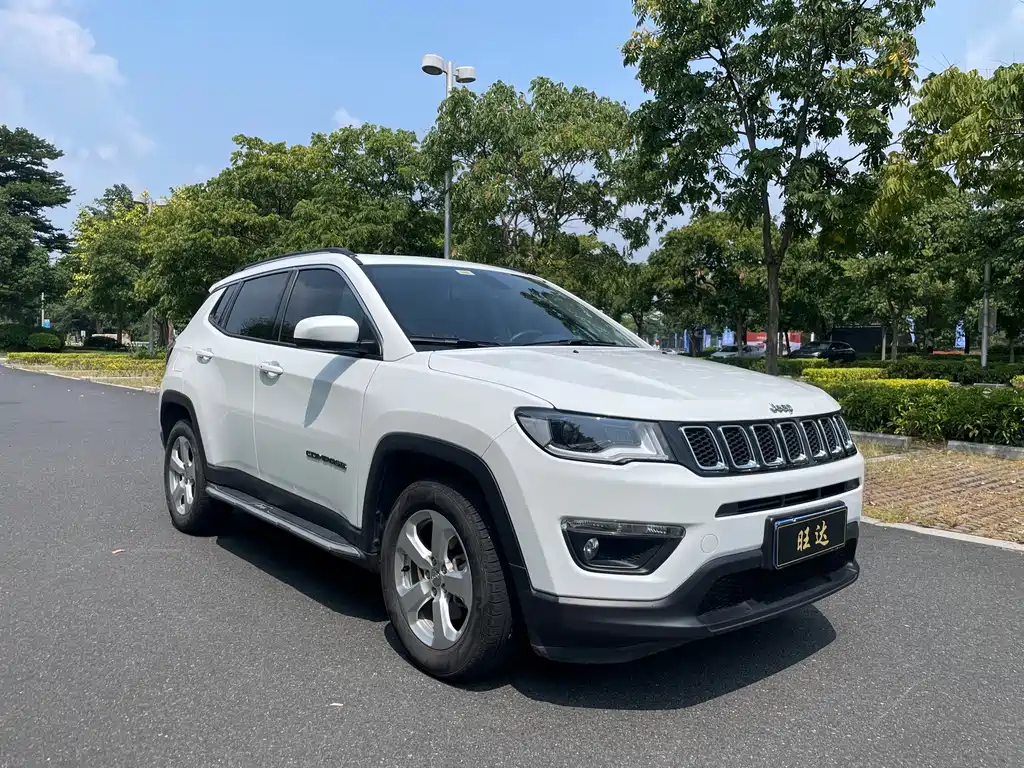 Jeep Compass — фото 2