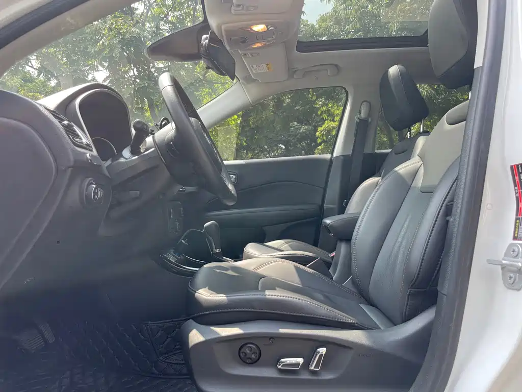 Jeep Compass — фото 4