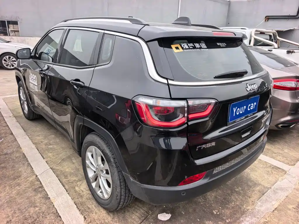 Jeep Compass — фото 4