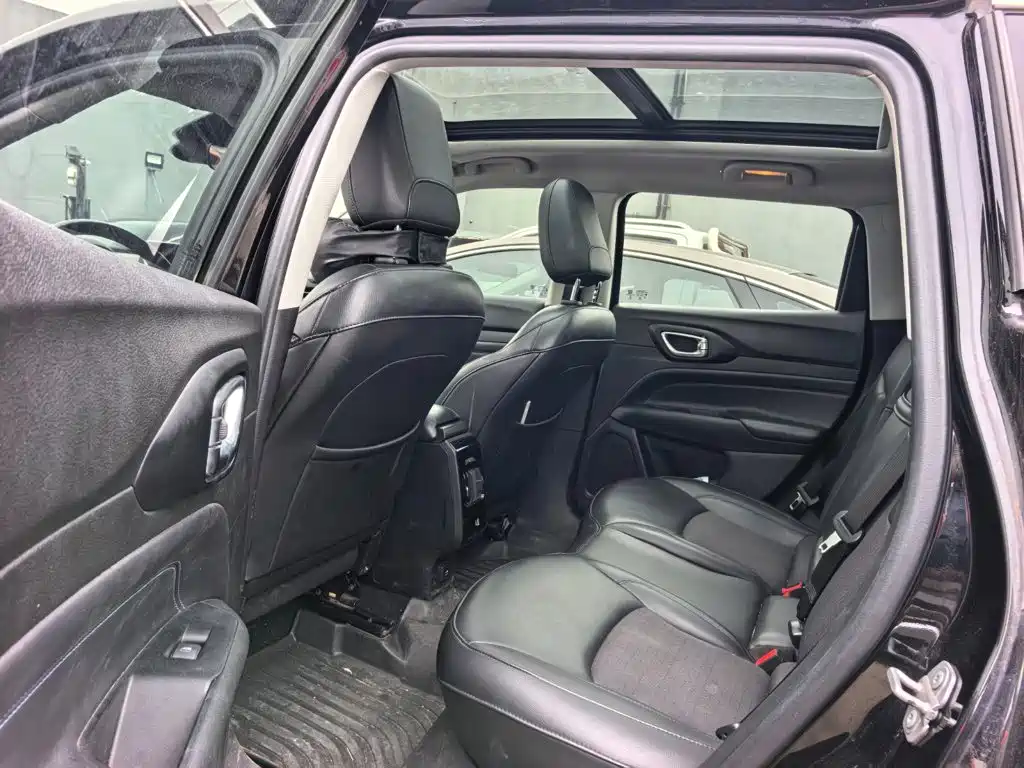 Jeep Compass — фото 10