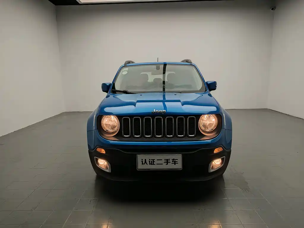 Jeep Renegade — фото 2