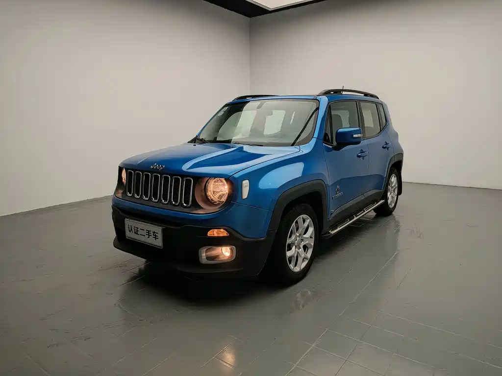 Jeep Renegade — фото 3