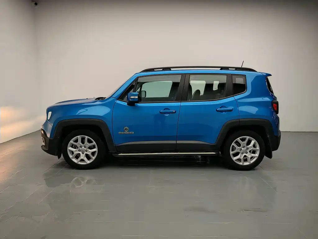 Jeep Renegade — фото 4