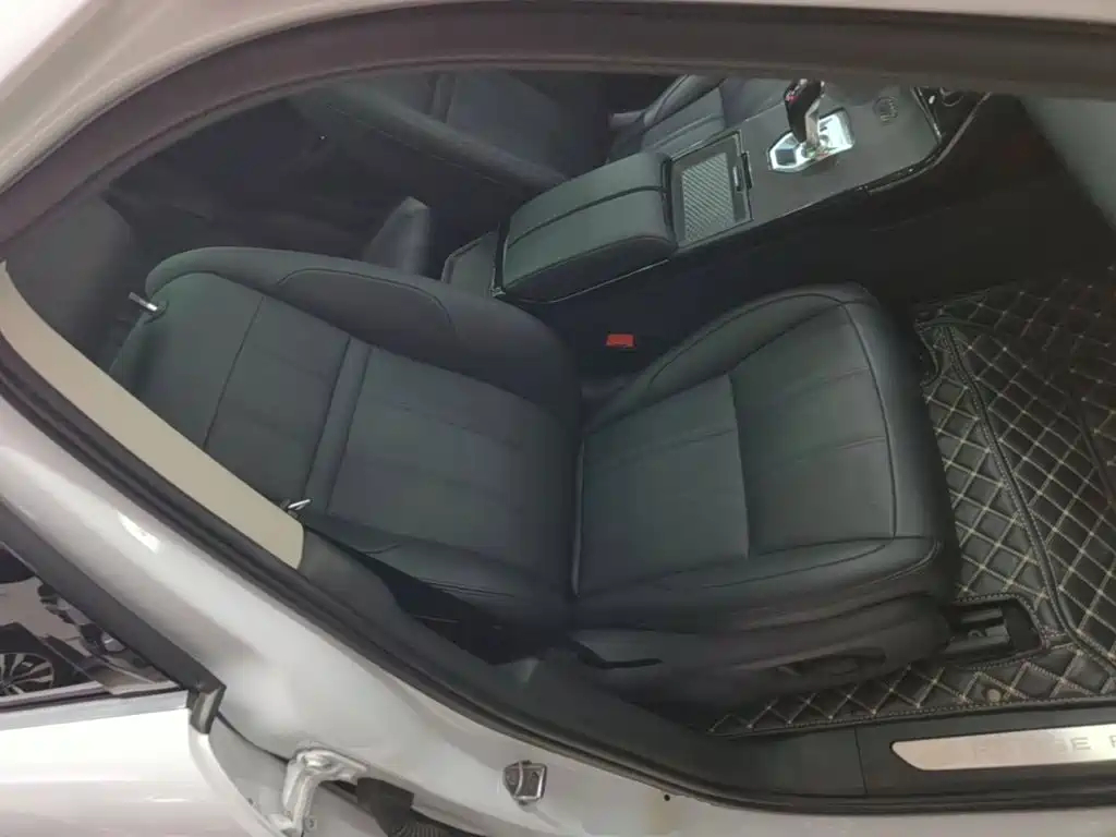 Land Rover Evoque — фото 25
