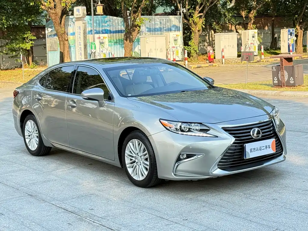 Lexus ES — фото 3