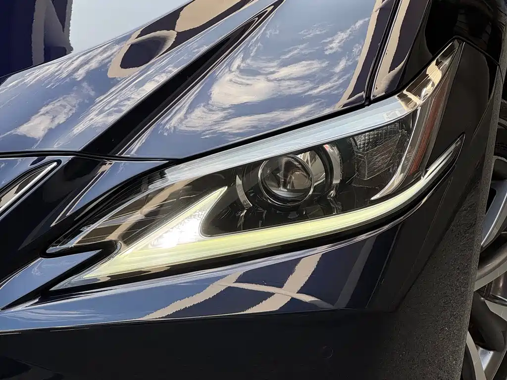 Lexus ES — фото 8