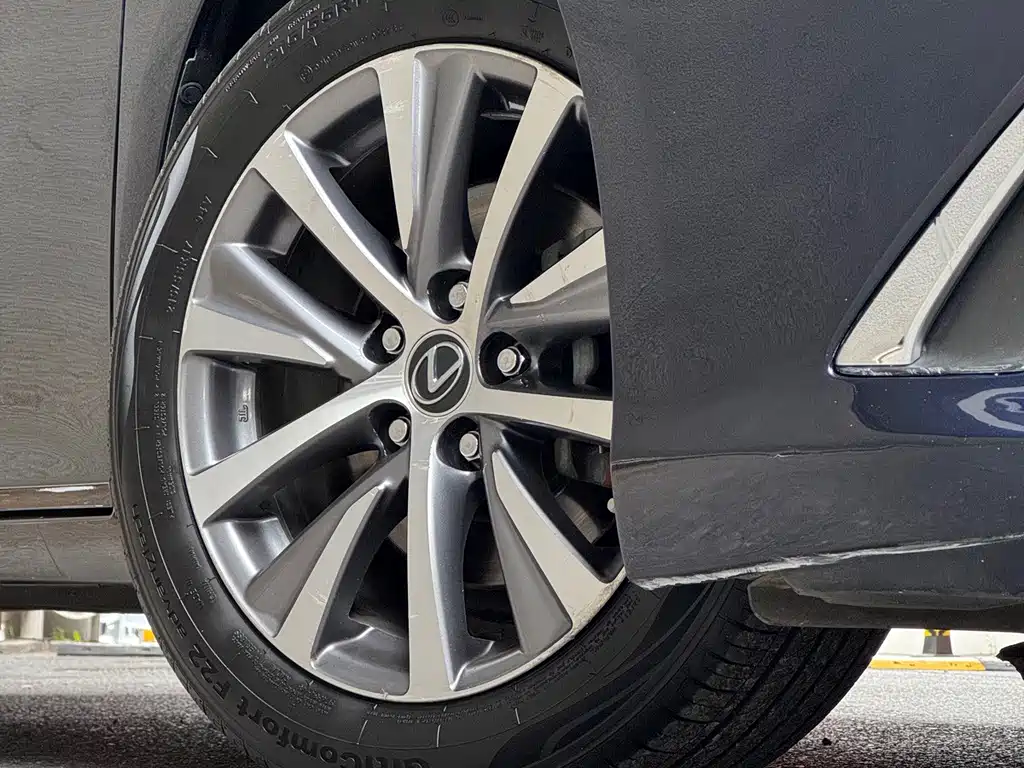 Lexus ES — фото 10