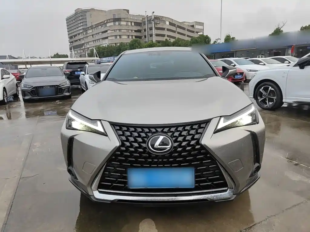 Lexus UX — фото 3