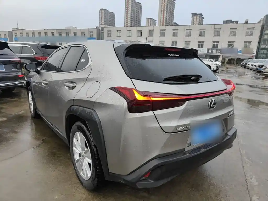 Lexus UX — фото 5