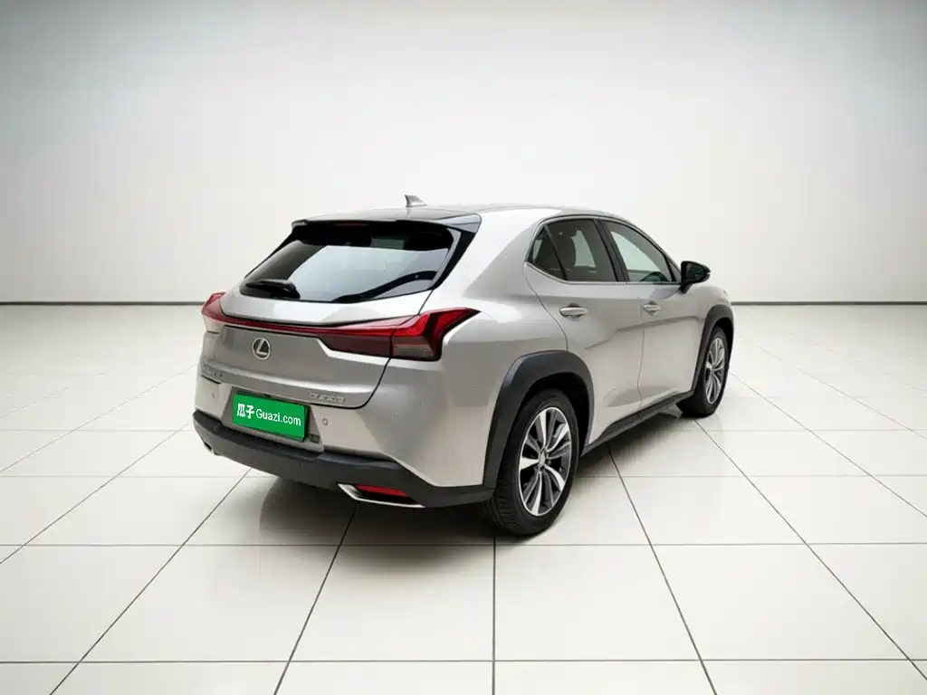 Lexus UX — фото 3