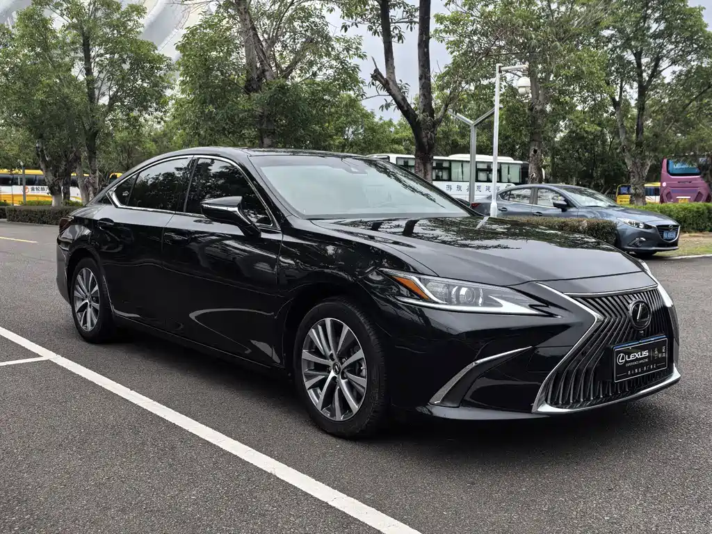 Lexus ES — фото 4