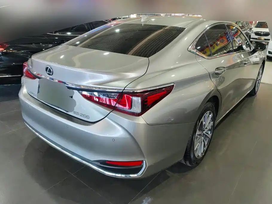 Lexus ES — фото 3
