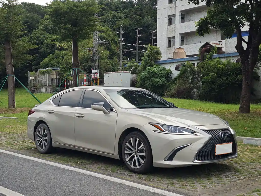 Lexus ES — фото 3
