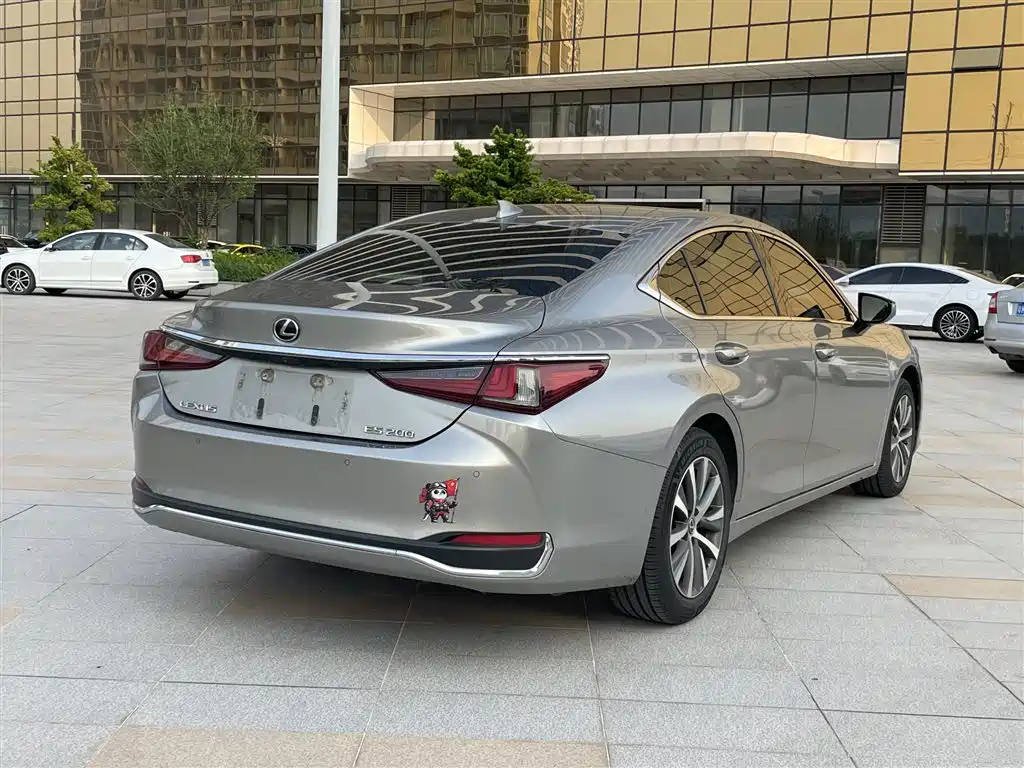Lexus ES — фото 9