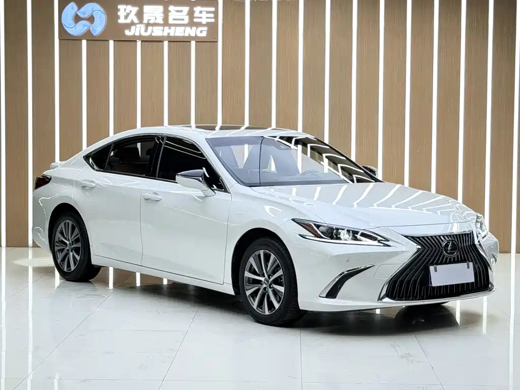 Lexus ES — фото 3