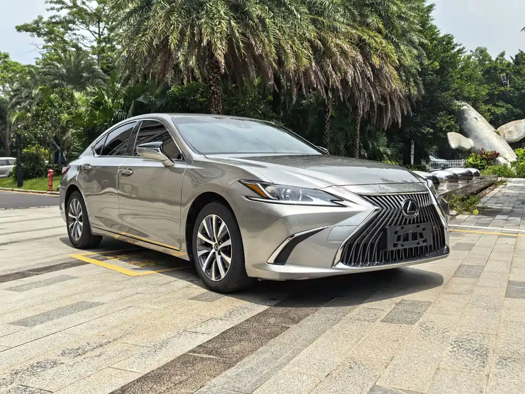 Lexus ES — фото 3