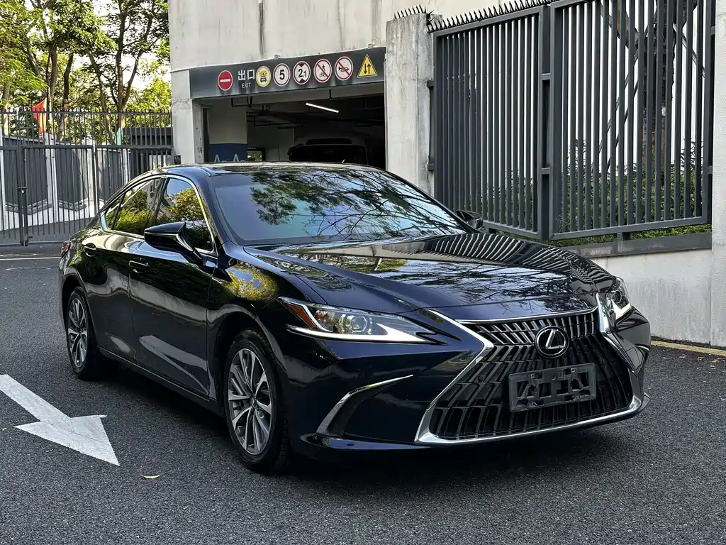 Lexus ES — фото 3