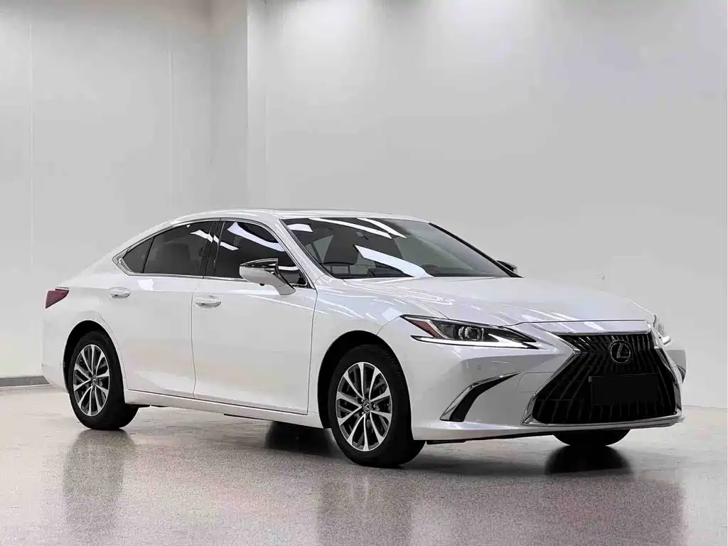 Lexus ES — фото 3