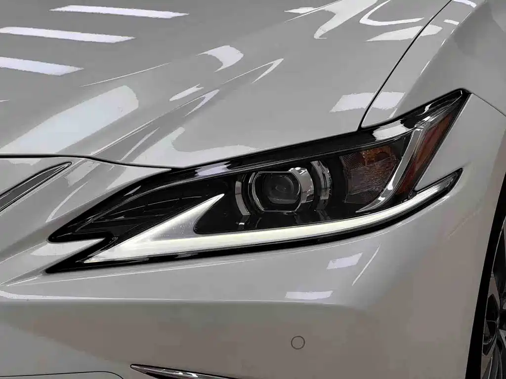 Lexus ES — фото 4